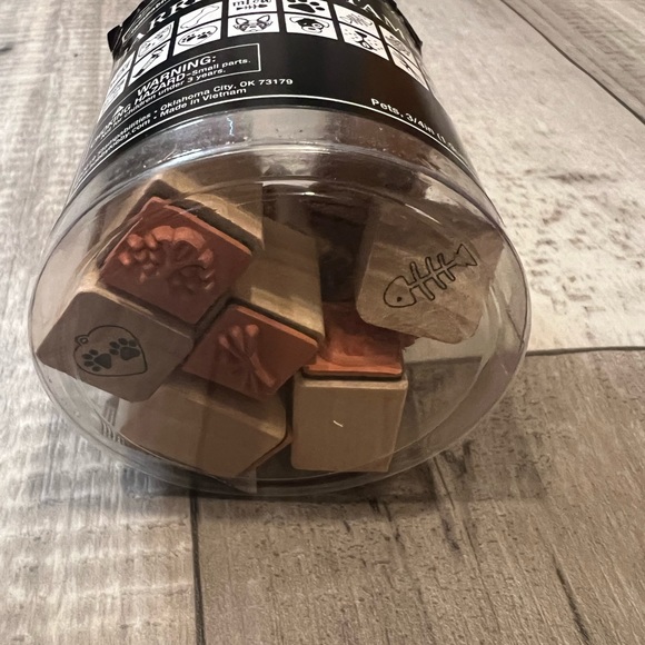 Barrel of pet stamps N - Picture 5 of 5